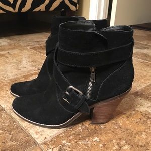 Dolce Vita black suede bootie size 9
